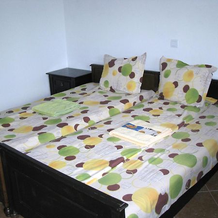 Guest House Familia Samovodene Exterior foto